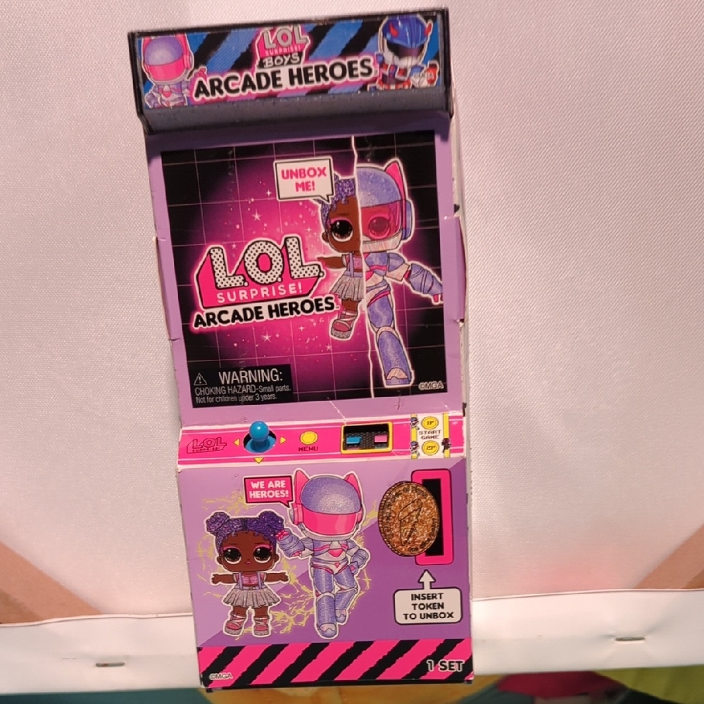 L.O.L. Surprise! Arcade Heroes Playset in Pink and Purple